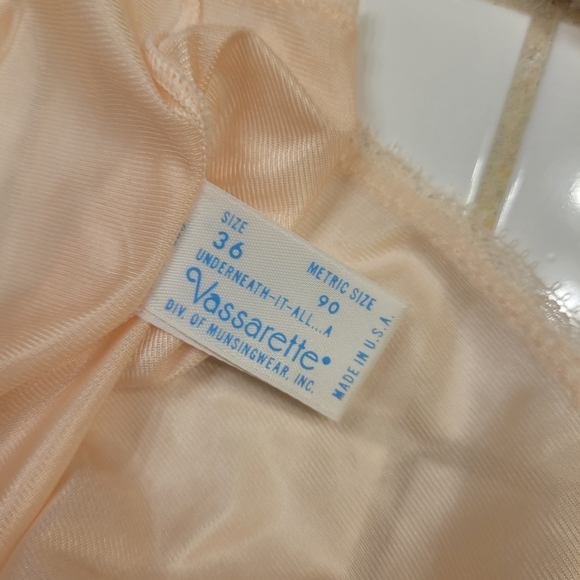 VASSARETTE BUTTON DOWN CAMI TOP, SIZE 36 - Picture 4 of 4